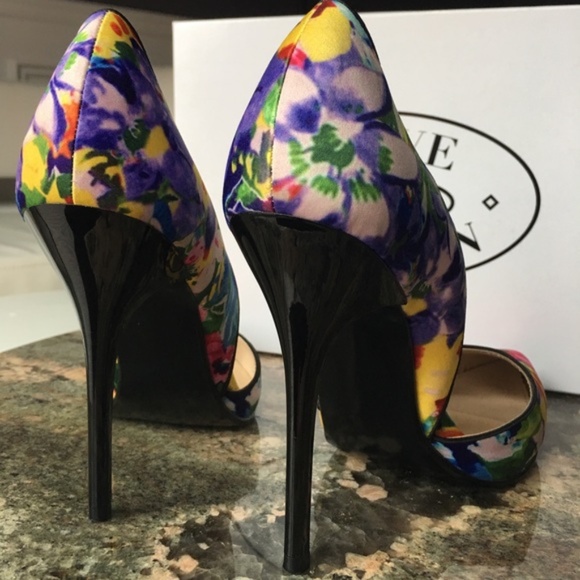 Steve Madden ‘Varcityy’ Pointed Toe Pump - Picture 6 of 8